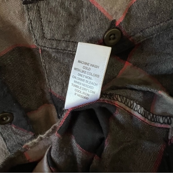 Nollie 100% cotton button down flannel *Size Small* - Picture 6 of 6